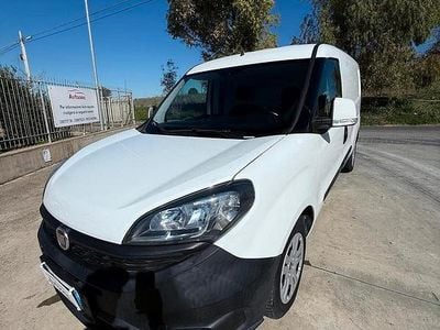 Usata Fiat Doblò Easy 120 CV (88 kW) 2019 Bianco Monovolume