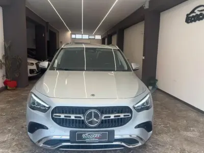 Usata Mercedes GLA200 Advanced Plus 150 CV (110 kW) 2023 Argento SUV