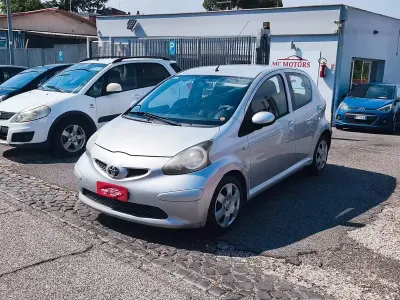 Usata Toyota Aygo Sol 68 CV (50 kW) 2007 Grigio Utilitaria