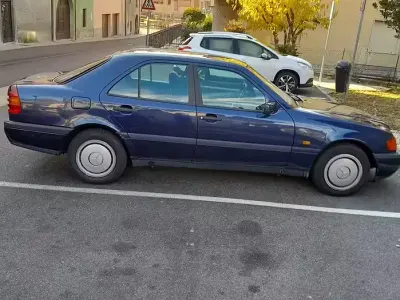 Usata Mercedes C250 1995 Bluazzurro Berlina