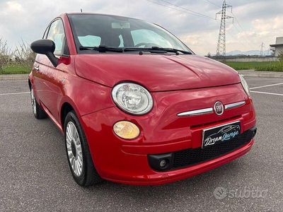 Begagnad Fiat 500 Lounge 69 HK (50 kW) 2013 Röd Sedan