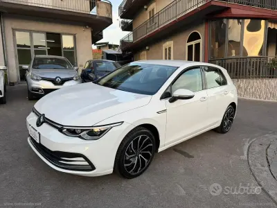 Occasion VW Golf VIII Style 116 ch (85 kW) 2022 Blanc Berline