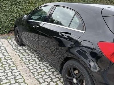 Begagnad Mercedes A180 109 HK (80 kW) 2015 Svart Sedan