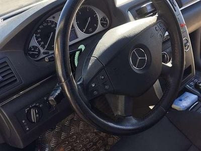 Usata Mercedes 200 140 CV (102 kW) 2008 Argento Monovolume
