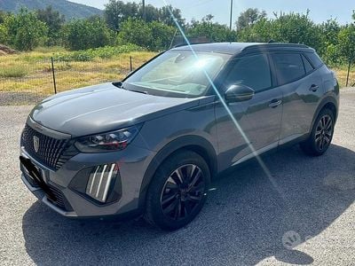 Usata Peugeot 2008 GT 130 CV (95 kW) 2023 Grigio SUV