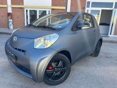 Toyota iQ