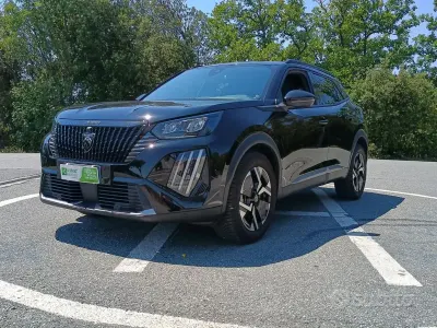 Usata Peugeot 2008 Allure 101 CV (74 kW) 2023 Nero SUV