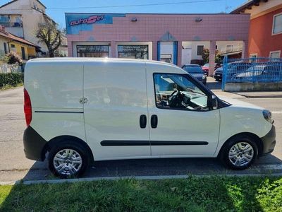Usata Fiat Doblò Easy 105 CV (77 kW) 2021 Bianco Monovolume