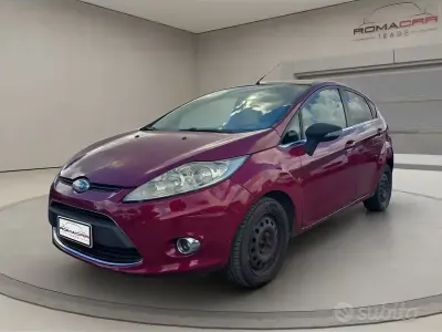 Gebraucht Ford Fiesta 97 PS (71 kW) 2010 Rot Limousine