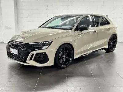 Käytetty Audi RS3 Sportback Ambiente 400 HP (294 kW) 2024 Colore carrozzeria personalizzato audi exclusive Viistoperä