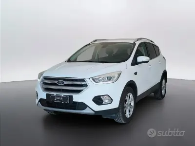 Usado Ford Kuga Titanium S 120 CV (88 kW) 2017 Blanco SUV