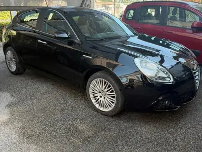 Usata Alfa Romeo Giulietta Distinctive 120 CV (88 kW) 2012 Nero Utilitaria