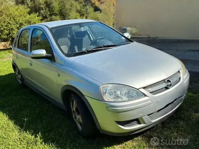 Usata Opel Corsa 90 CV (66 kW) 2005 Utilitaria
