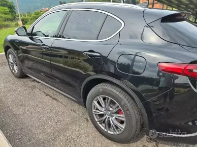 Usata Alfa Romeo Stelvio 200 CV (147 kW) 2022 Nero SUV