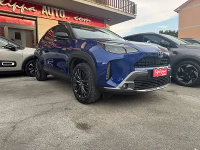 Usata Toyota Yaris Cross 92 CV (67 kW) 2022 Blu/azzurro SUV