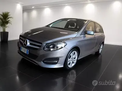 Usata Mercedes 180 Premium 109 CV (80 kW) 2016 Grigio Berlina