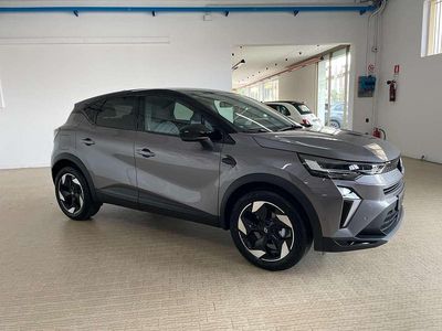Nuova Renault Captur Techno 101 CV (74 kW) 2025 Grigio metalizzato tetto nero SUV