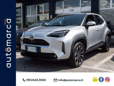 Begagnad Toyota Yaris Cross Trend 131 HK (96 kW) 2025 Grå SUV