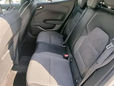 Usata Renault Clio Intens 100 CV (73 kW) 2023 Grigio chiaro Utilitaria