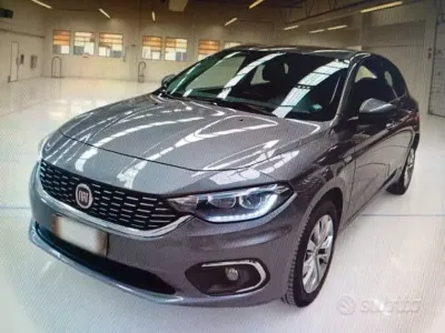 Usata Fiat Tipo Business 120 CV (88 kW) 2018 Grigio Berlina