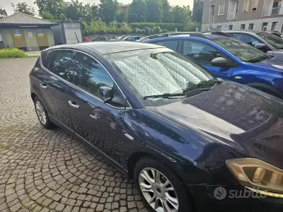 Usata Lancia Delta 120 CV (88 kW) 2011 Blu Utilitaria