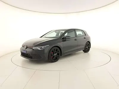 Usata VW Golf VIII GTI 245 CV (180 kW) 2023 Urano grey Berlina