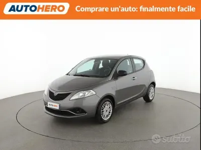 Usata Lancia Ypsilon Gold 69 CV (50 kW) 2018 Grigio Utilitaria