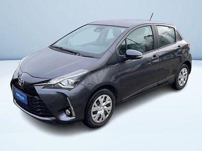 Usata Toyota Yaris Active 72 CV (52 kW) 2019 Grigio Berlina