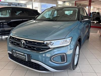 Usata VW T-Roc 116 CV (85 kW) 2023 Verde SUV