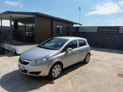 Usata Opel Corsa Club 80 CV (58 kW) 2009 Bianco Utilitaria