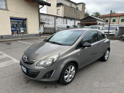 Usata Opel Corsa Edition 85 CV (62 kW) 2014 Grigio Utilitaria