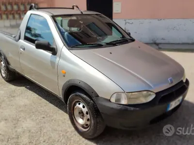 Usata Fiat Strada 73 CV (53 kW) 1999 Grigio Pick-up