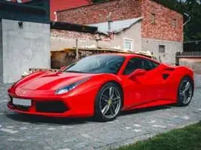 Usata Ferrari 488 493 CV (362 kW) 2020 Rosso Coupé