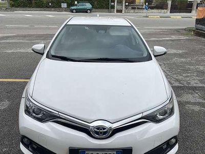 Toyota Auris Hybrid