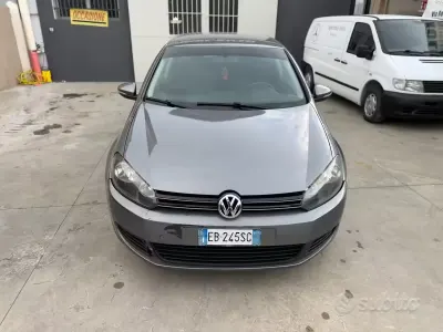 Usata VW Golf VI Highline 105 CV (77 kW) 2010 Marrone Utilitaria