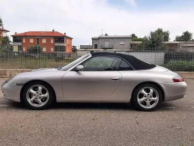 Usata Porsche 996 300 CV (220 kW) 2000 Grigio Cabrio