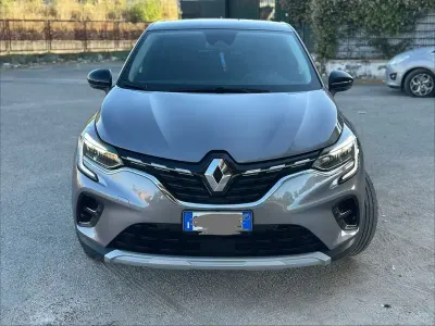 Usata Renault Captur Techno 101 CV (74 kW) 2023 Grigio SUV