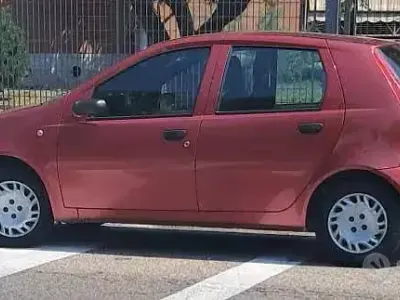 Usata Fiat Punto 60 CV (44 kW) 2003 Rosso Utilitaria