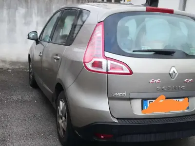 Käytetty Renault Scenic E-Tech Dynamique 110 HP (80 kW) 2011 Harmaa Tila-auto