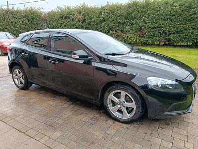 Usata Volvo V40 Kinetic 119 CV (87 kW) 2015 Nero Berlina