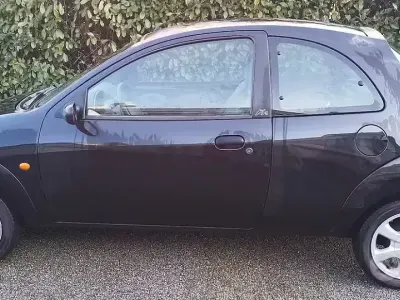 Usata Ford Ka 60 CV (44 kW) 2000 Nero Utilitaria