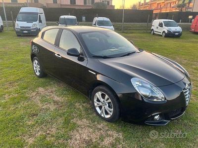 Usata Alfa Romeo Giulietta Exclusive 105 CV (77 kW) 2015 Nero Berlina