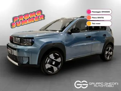 Usata Fiat Grande Panda La Prima 110 CV (80 kW) 2025 Blu lago Utilitaria