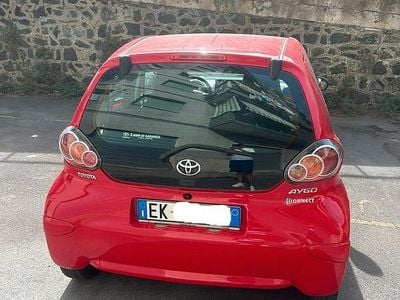 Usata Toyota Aygo Connect Style 69 CV (50 kW) 2012 Rosso Utilitaria