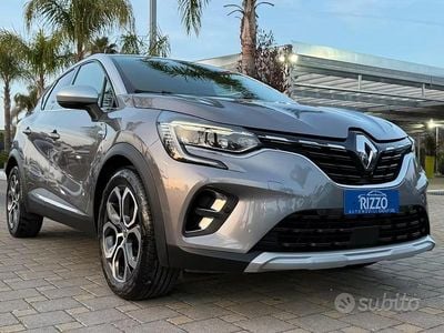 Usata Renault Captur Intens 116 CV (85 kW) 2021 Grigio SUV
