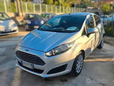 Usata Ford Fiesta Business Edition 95 CV (69 kW) 2015 Grigio Utilitaria