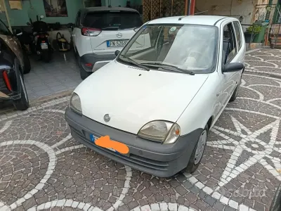 Usata Fiat 600 54 CV (39 kW) 2005 Bianco Utilitaria