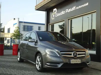 Usata Mercedes B180 Premium 109 CV (80 kW) 2013 Grigio Monovolume