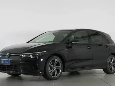 Usata VW Golf VIII R-line 131 CV (96 kW) 2022 Nero Utilitaria