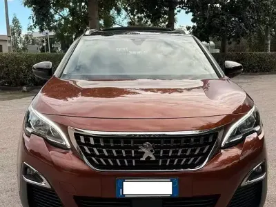 Usata Peugeot 3008 Allure 131 CV (96 kW) 2020 Bronzo SUV